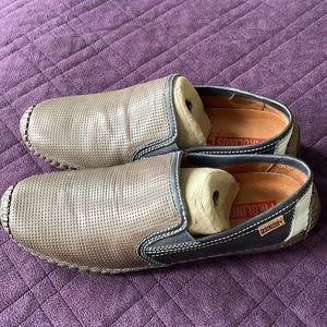 Pikolinos closed toe slip on loafers leather brown dark grey